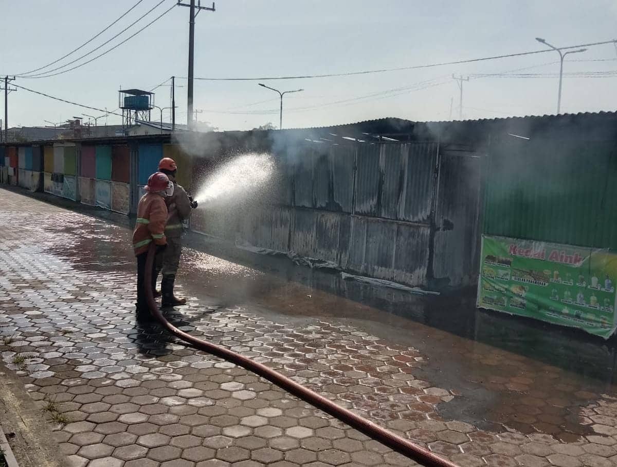 Ilustrasi berita Mimika: Deretan Kios Kuliner di Pasar Sentral Terbakar