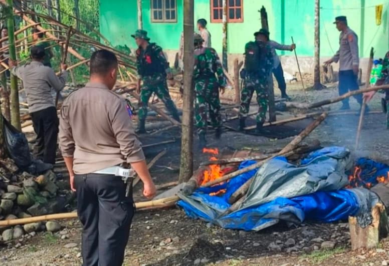 Ilustrasi berita MIMIKA: Aparat TNI-Polri Razia Senjata Tajam di Lokasi konflik Kwamki Narama