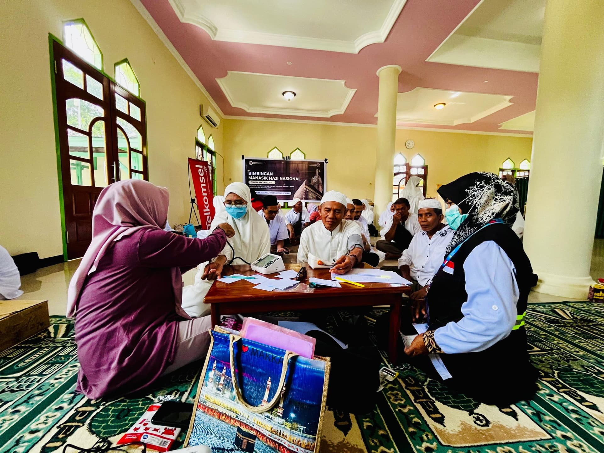 Ilustrasi berita JAYAPURA: 89 Calon Jamaah Haji Kabupaten Jayapura Jalani Pemeriksaan Kesehatan dan Vaksinasi