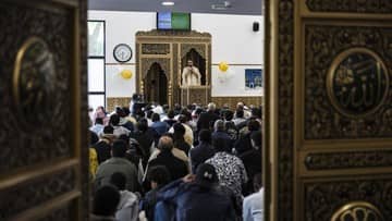 Polisi Paris Larang Pertemuan Muslim Tahunan karena Risiko Terorisme