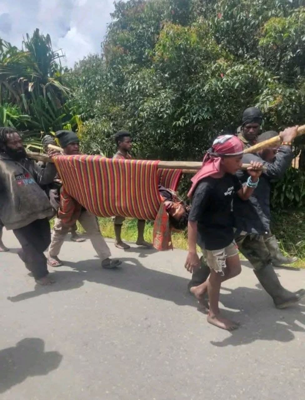Ilustrasi berita EDITORIAL: Empat Warga Dilaporkan Tewas Tertembak Pasca Kematian Anggota Polsek Moanemani, Ibukota Dogiyai Mencekam
