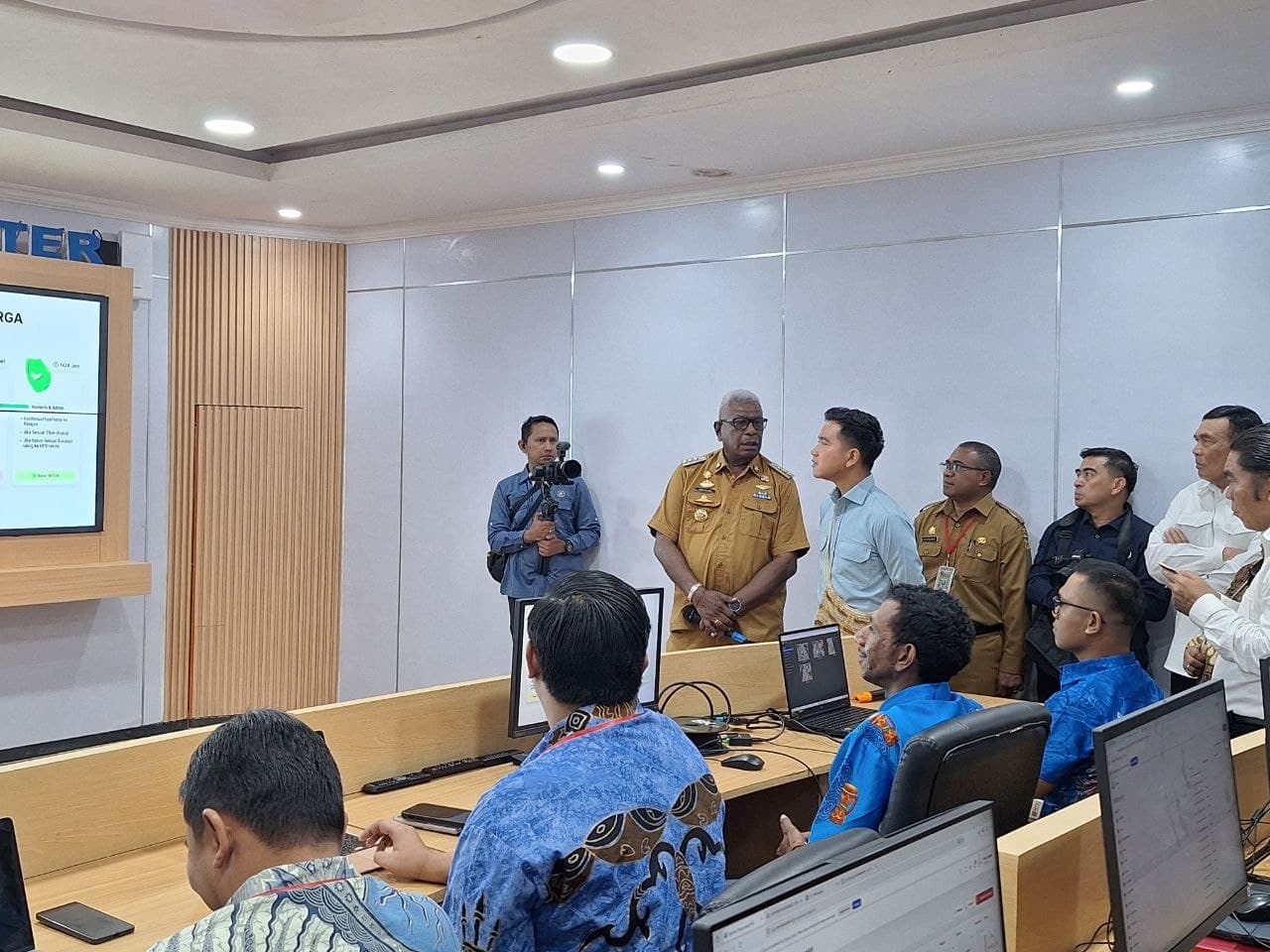 Ilustrasi berita MIMIKA: Bupati Mimika Paparkan Peran Command Center, Wapres Gibran Beri Catatan Penguatan Layanan Aduan