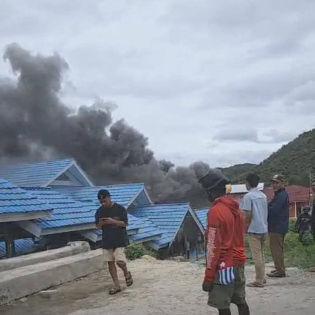 Ilustrasi berita Opini: Breaking News: RSUD Paniai Terbakar, Api Menjalar ke Ruang Rawat Anak