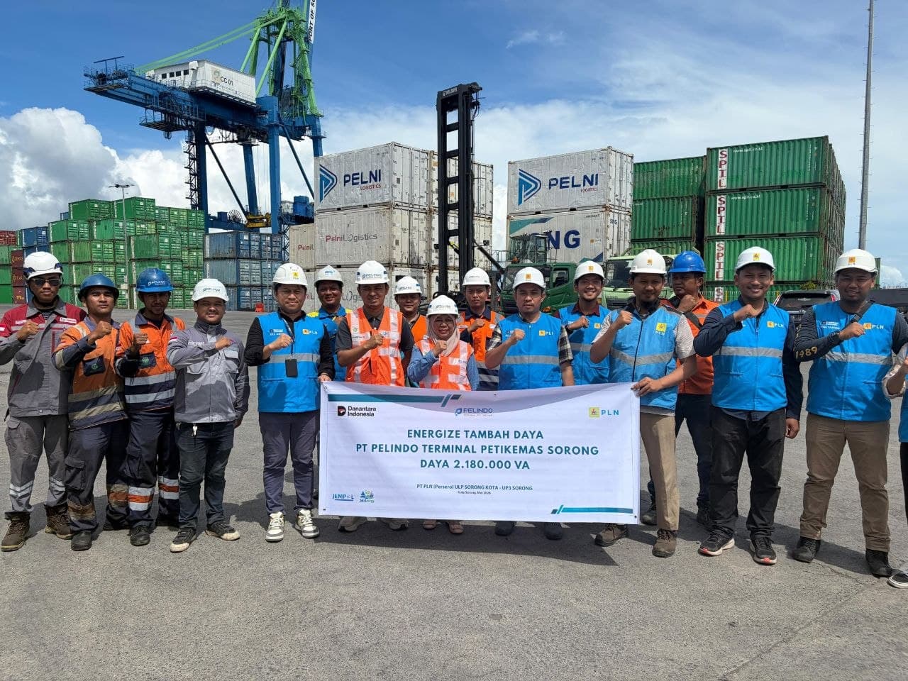 Ilustrasi berita PAPUA: Dukung Arus Logistik Makin Lancar, PLN Sukses Energize Listrik 2,18 MVA ke Terminal Petikemas Sorong