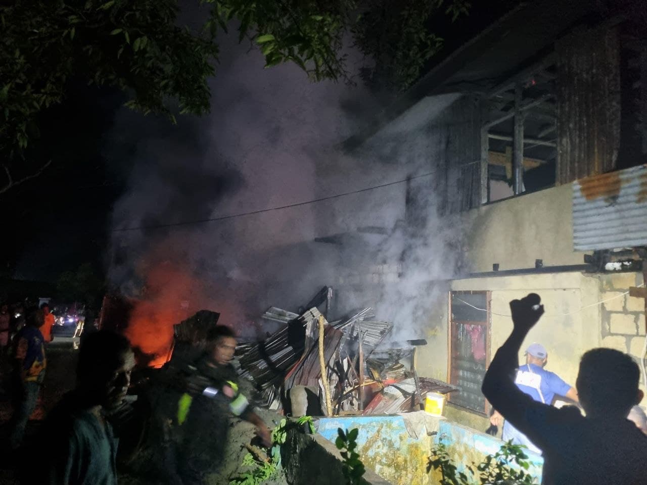 Ilustrasi berita EDITORIAL: Gegara Botol Bensin Bocor, Dua Rumah Musnah Terbakar di Sentani, Ibu dan Anak Alami Luka Bakar