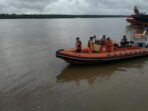 Tim SAR Timika Sisir Sungai dan Laut, Sinyalir Longboat yang Ditumpangi 4 Warga Terbawa Arus