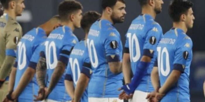 Kenang ‘Sang Messiah’ Maradona, Para Pemain Napoli Kenakan Jersey Nomor 10