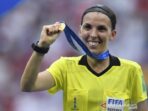 Frappart Jadi Wasit Wanita Pertama di Pertandingan Liga Champions