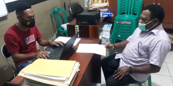 Buntut Pemalsuan Akun, Anggota DPRD Mimika Laporkan FB LeonarDus KoCu ke Polres Mimika