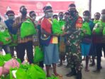 Bantuan Sosial dari Panglima TNI dan Kapolri Dibagikan di Mapurujaya