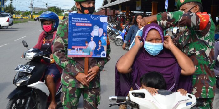 Personil TNI “Gerebek” Kampung Nayaro untuk Beri Bantuan dan Pengobatan Massal