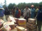 Ratusan Warga Intan Jaya Mengungsi ke Gereja, Bupati dan Kapolres Bantu Sembako