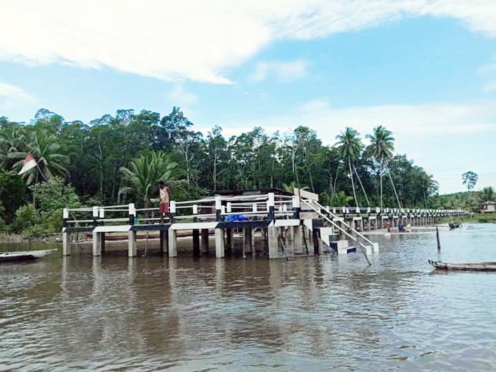 Jembatan sandaran Perahu Tiwaka
