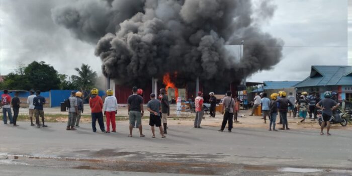 Kebakaran Hebat !!! Dilalap ‘Si Jago Merah’ Kantor BKPSDM Mappi Ludes Terbakar