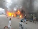 Flash News: Kebakaran Hebat Landa Kompleks Gorong-gorong, Puluhan Kios Musnah Dilalap Api