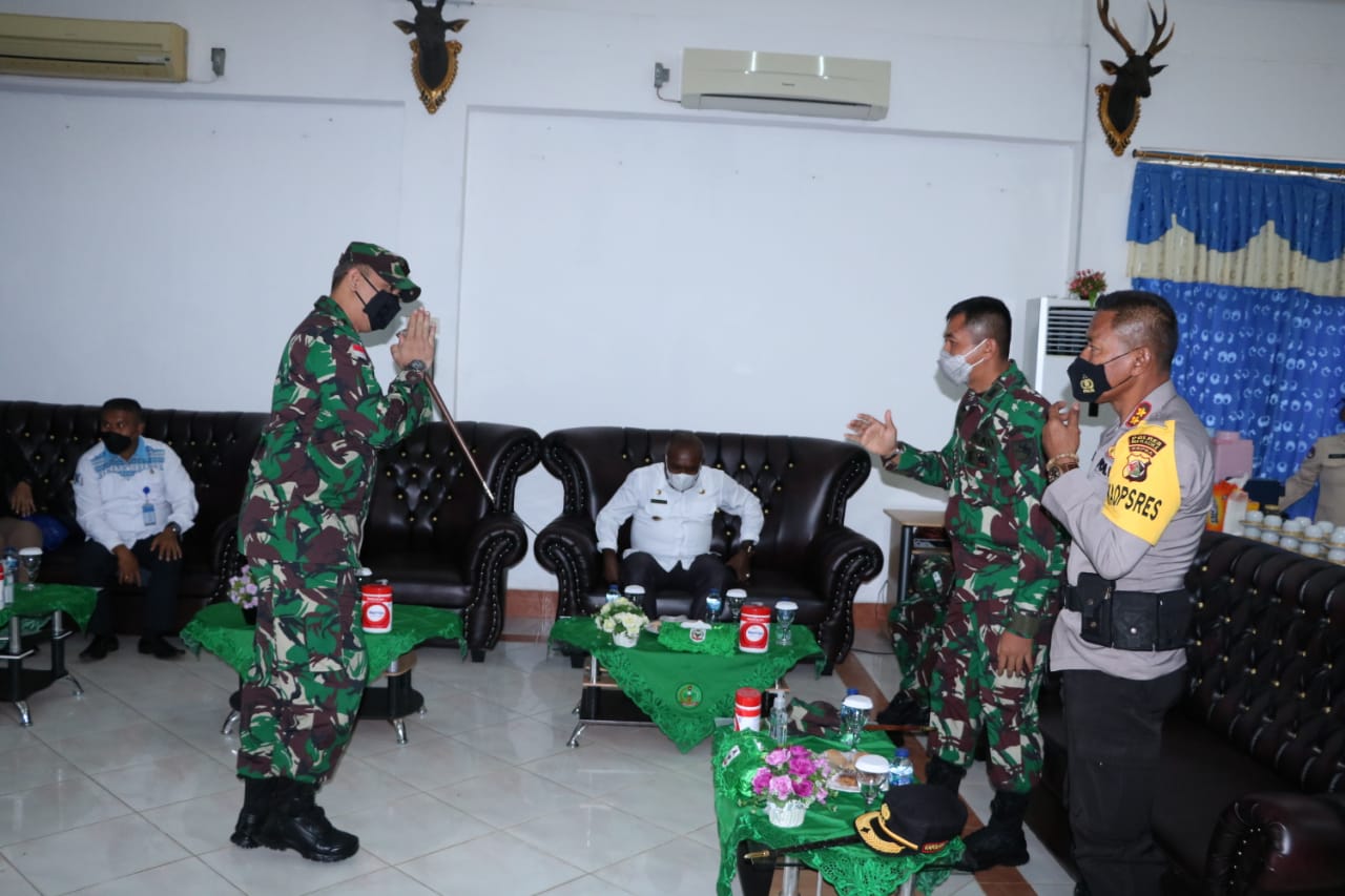 Mayjen TNI Hilman Hadi Tiba di VIP Room Bandara Mopah