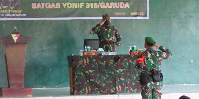 Bertemu Pasukan Yonif 315/Garuda di Timika, Danrem Ungkap “Rahasia” Karakter Prajurit Siliwangi