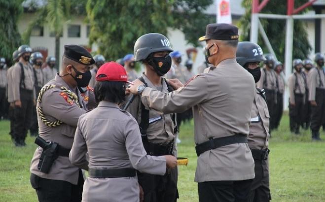 Kapolda Maluku Irjen Pol. Refdi Andri melantik 368 orang untuk mengikuti pendidikan bintara Polri di Sekolah Polisi Negara Passo Ambon Senin 267021.