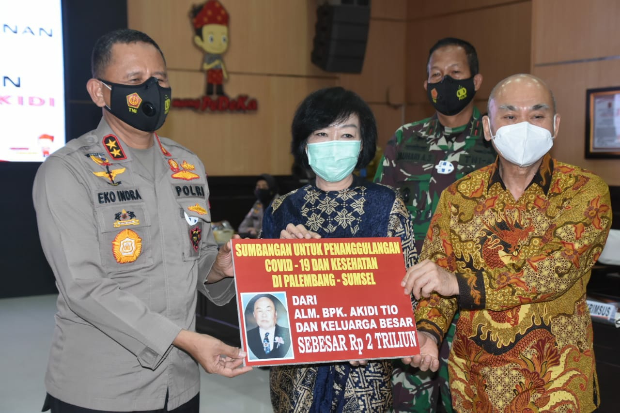 Keluarga dari pengusaha di Sumatera Selatan Almarhum Akidi Tio