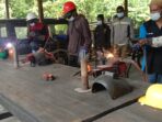 23 Orang Putra Asli Nawaripi Praktek Tehnik Pengelasan di Bengkel SMK Amamapare