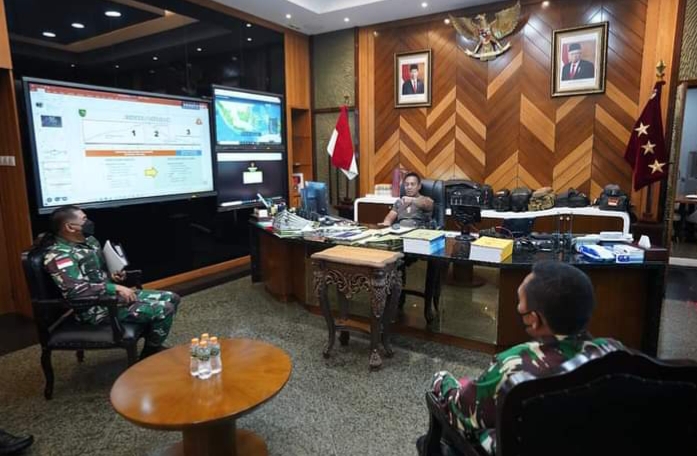 PAPARAN- Danrem 174 Merauke Brigjen TNI Bangun Nawoko saat paparan dihadapan Kepala Staf Angkatan Darat Jenderal TNI Andika Perkasa.