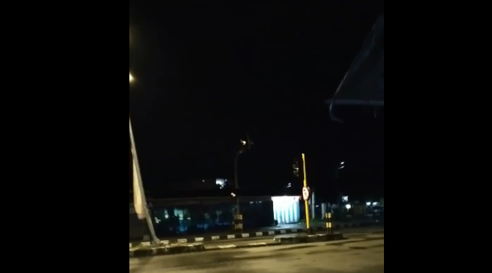 Tampilan video postingan netizen terkait Toa yang dipasang DISHUB Mimika di Perempatan lampu merah Timika