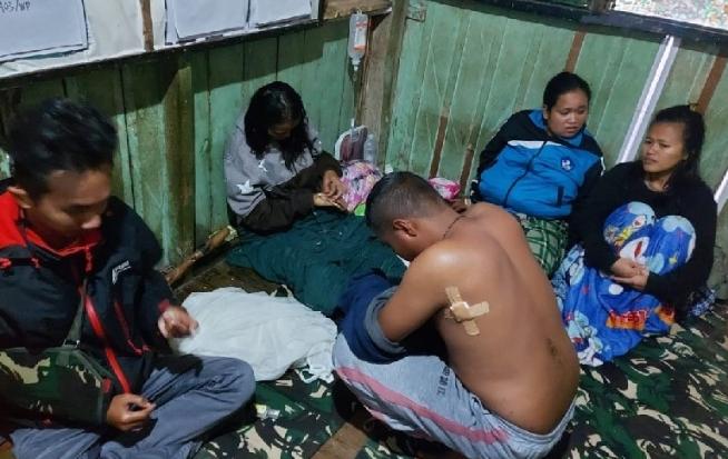 Para nakes yang bertugas di Kiwirok, Kabupaten Pegunungan Bintang selain terluka juga trauma setelah KKB pimpinan Lamek Taplo melakukan terror, Senin (13/9).