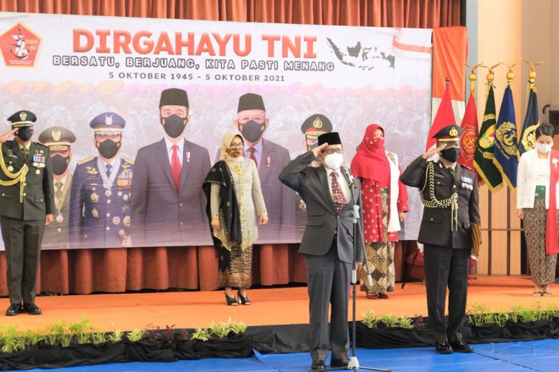 KBRI Bandar Seri Begawan mengadakan upacara dalam rangka peringatan hari ulamg tahun (HUT) ke-76 Tentara Nasional Indonesia (TNI) pada Selasa (5/10/2021)