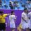 Wasit memberikan kartu kuning kepada salah satu pemain DKI Jakarta setelah melakukan pelanggaran dalam laga Handball Putra DKI Jakarta berhadapan dengan Jabar, Minggu (10/10). (FOTO: Humas PPM/Mayero C Sarioa)