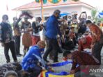 Bupati Mamteng Bantu Pembangunan Vihara Timika Papua Rp100 Juta