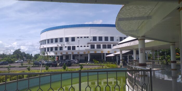 Dipertanyakan !!! Gedung Dewan Megah, DPRD dan Pemda Mimika Tetap Bahas RAPBD Tahun 2022 di Hotel Aston Jayapura