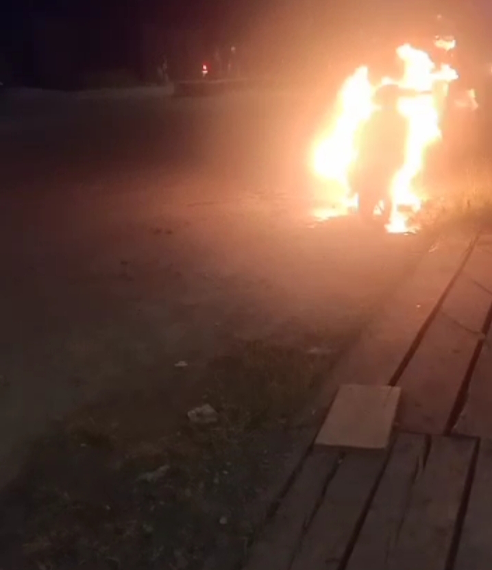Sepeda motor yang ludes terbakar