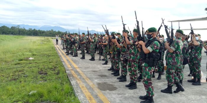 Berakhir, 90 Personel TNI Yonif Para Raider 501/Bajra Yudha Tinggalkan Papua