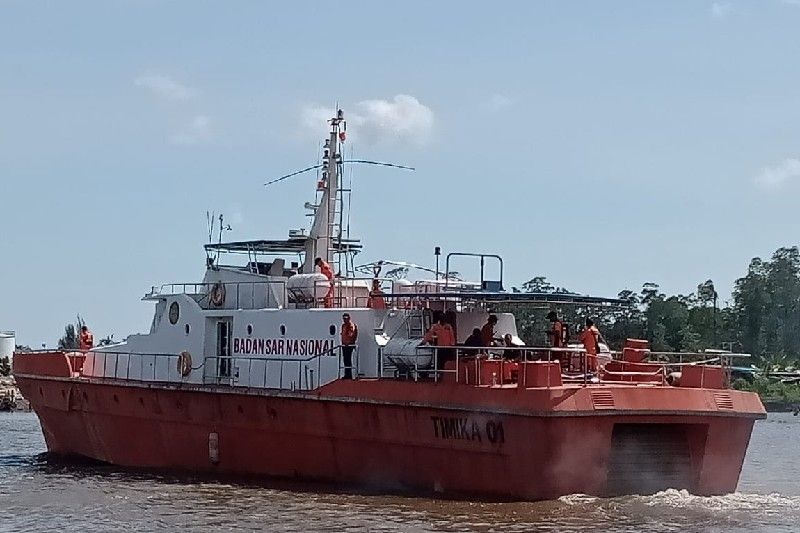 Kapal Basarnas yang dikerahkan mencari KM Kalimas 4 yang hilang dalam saat menuju Agats, Kabupaten Asmat, Papua.