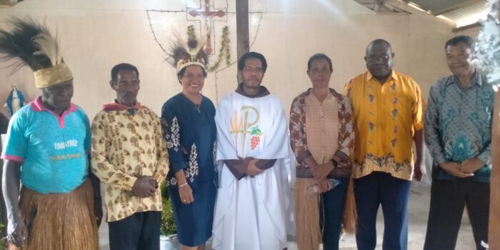 Perjuangan Suami Istri dan Wanita Pemancing Ikan, Secuil Kisah Dibalik Peresmian Kapela St Paulus Mayapura Pomako