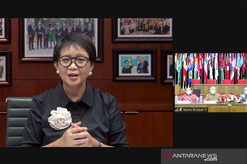 Tangkapan layar - Menteri Luar Negeri Retno Marsudi saat menyampaikan sambutan secara virtual dalam pembukaan Kongres Indonesianis Sedunia, Rabu (1/12/2021).