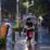 Arsip Foto. Warga melewati genangan di Jalan Kemang Raya, Jakarta Selatan, Senin (20/12/2021), saat hujan deras menyebabkan banjir di bagian wilayah Provinsi DKI Jakarta.
