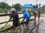 Sebanyak 240 rumah warga di Nimbokrang Distrik Nimbokrang, Kabupaten Jayapura, Papua, Minggu terendam banjir.