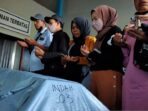 Jenazah Korban Pembakaran Karaoke di Sorong Diterbangkan ke Kampung Halaman