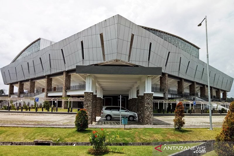 - Stadion tertutup di kawasan Mimika Sport Complex yang dibangun oleh PT Freeport Indonesia untuk arena pertandingan basket pada PON XX Papua, 2-15 Oktober 2021.