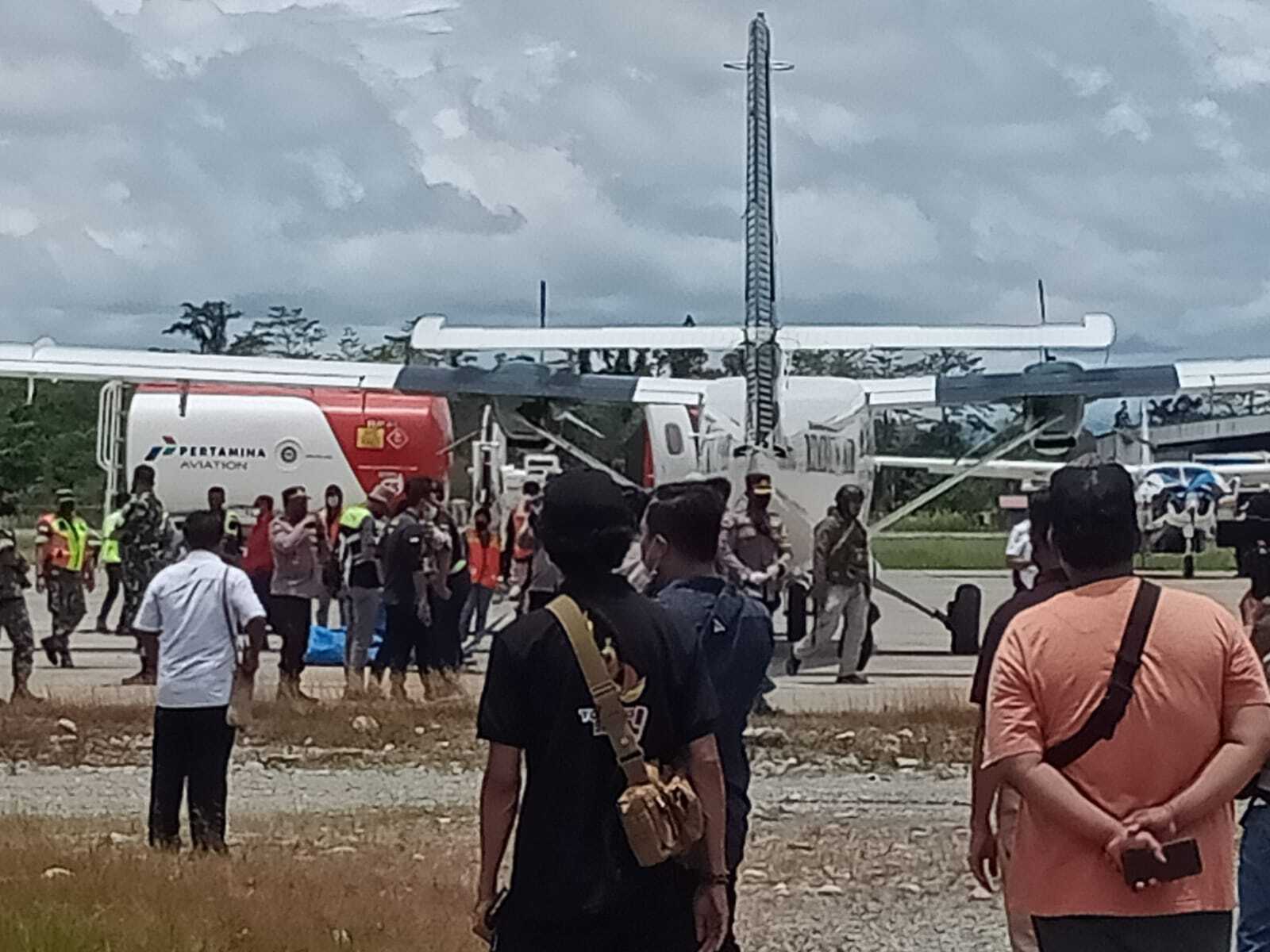 Jenazah tiba di Bandara Mozes Kilangin Timika.