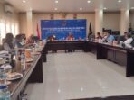 Wakili Kemenhub, Wabup Mimika Serahkan Sertifikat Bandara Mozes Kilangin kepada UPBU