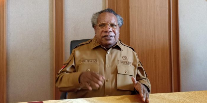 Bupati Eltinus Omaleng : Sesama Bupati Wilayah Meepago Tidak Perlu Ribut Soal Ibukota Papua Tengah, Karena….