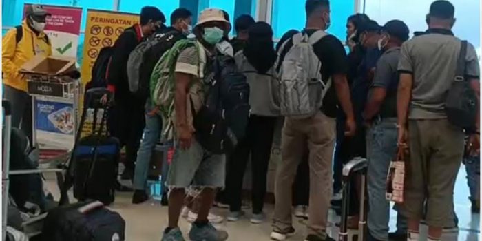 Breakingnews !!! Pesawat Batik Air Timika Tujuan Makassar Batal Terbang, Penumpang Kecewa, Ini Penyebabnya