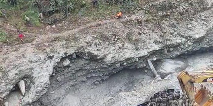 Penertiban Pendulang Liar di Area Kali Kabur Mandalika Yard Tembagapura Ricuh, Aparat Dilempari Batu