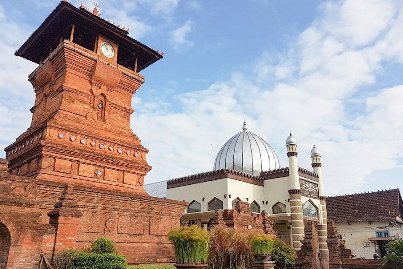 Salah satu masjid dengan arsitektur unik yang ada di Indonesia