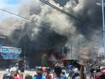 Breakingnews: Saat Ini Sedang Terjadi Kebakaran Hebat di Samping Diana Mall Timika