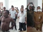 Flashnews: Protes di Kantor Bupati Mimika, Jubir Robek Baju, Tuntut Sekda Segera Keluar dari Mimika