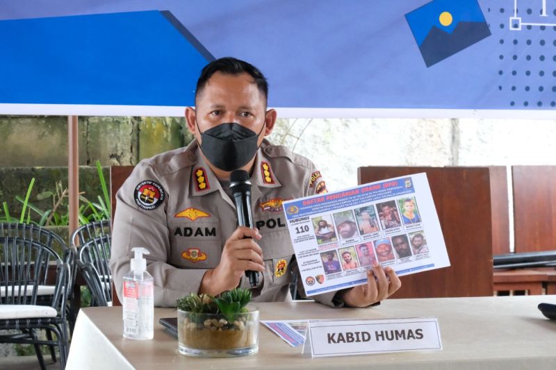 Kabidhumas Polda Papua Barat Kombes Pol. Adam Erwindi