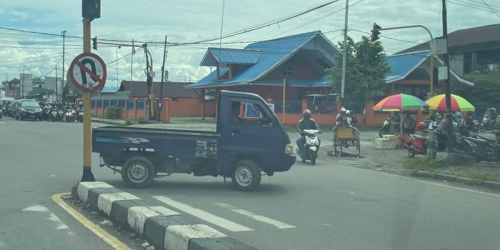Sepucuk Surat Cinta dari Lampu Merah Kota Timika, Aku Selalu di Sini Tapi Sering Tak Dianggap, Kamu Menelikung Tepat di Depan Mataku